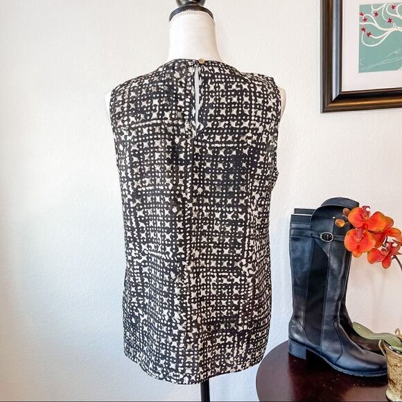 🍋 Michael Kors • Sleeveless Black & White Pattern Top - Picture 4 of 9